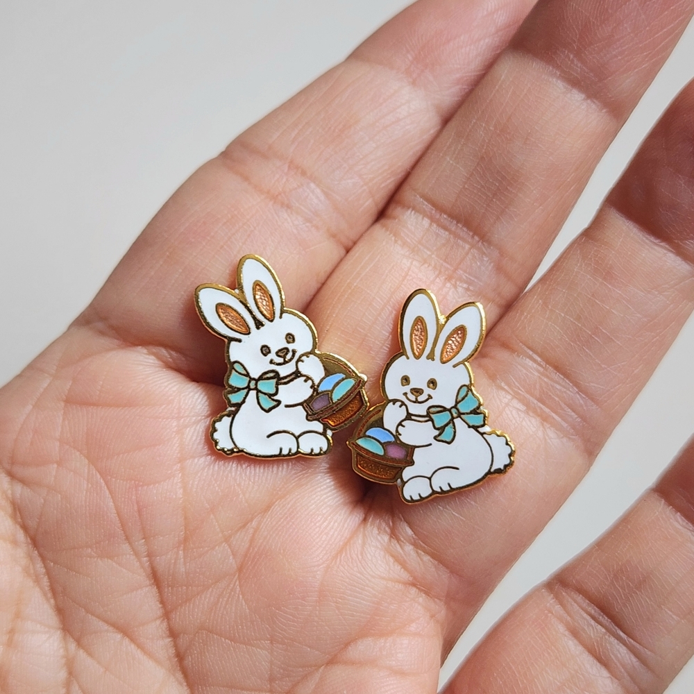 Vintage Easter Bunny Earrings Post Stud Enamel Hallmark Signed 80s NOS